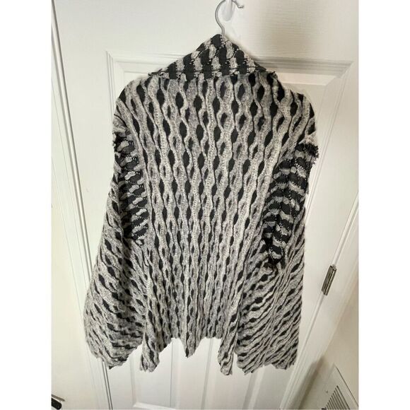 Hem & Thread women’s one size cardigan grey NWT - Picture 2 of 5